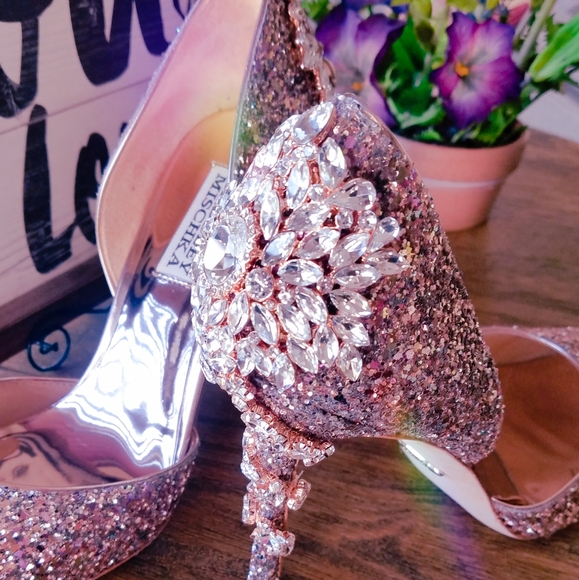 💋💌💝👠 Meet your TOP SELLER Posher, Suze Rene' 💋💌💝👠💄 SHOP NOW! BUNDLE - Picture 11 of 15